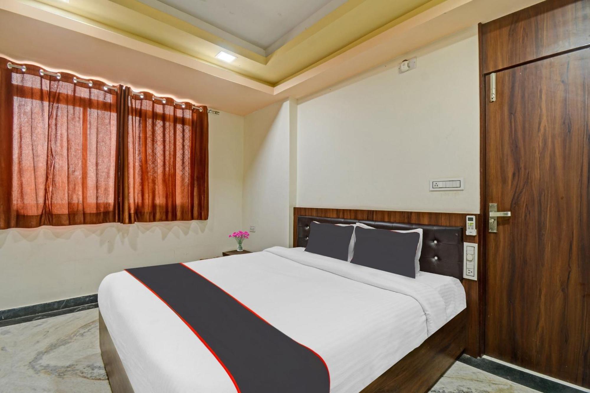 Collection O The Sunrise Hotel Udaipur Exterior foto