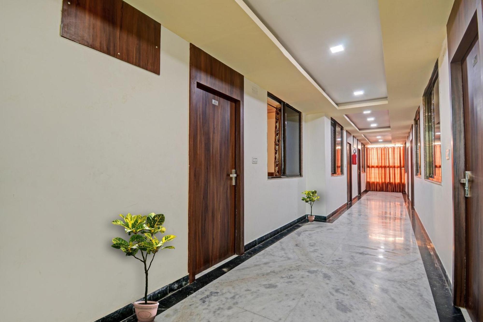 Collection O The Sunrise Hotel Udaipur Exterior foto